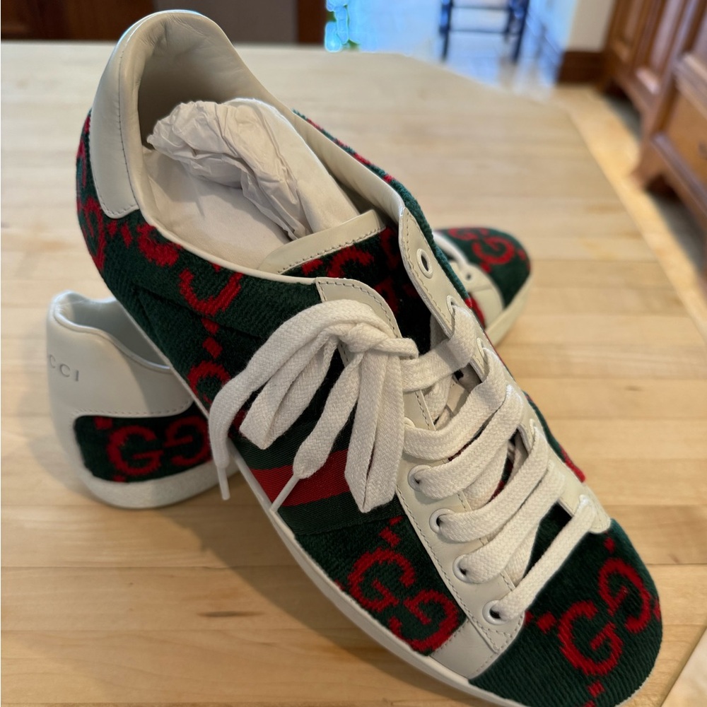 Gucci Red and Green Patterned Sneakers
